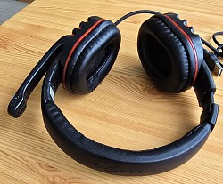 Genesis Gaming fejhalgató