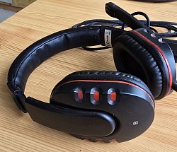 Genesis Gaming fejhalgató